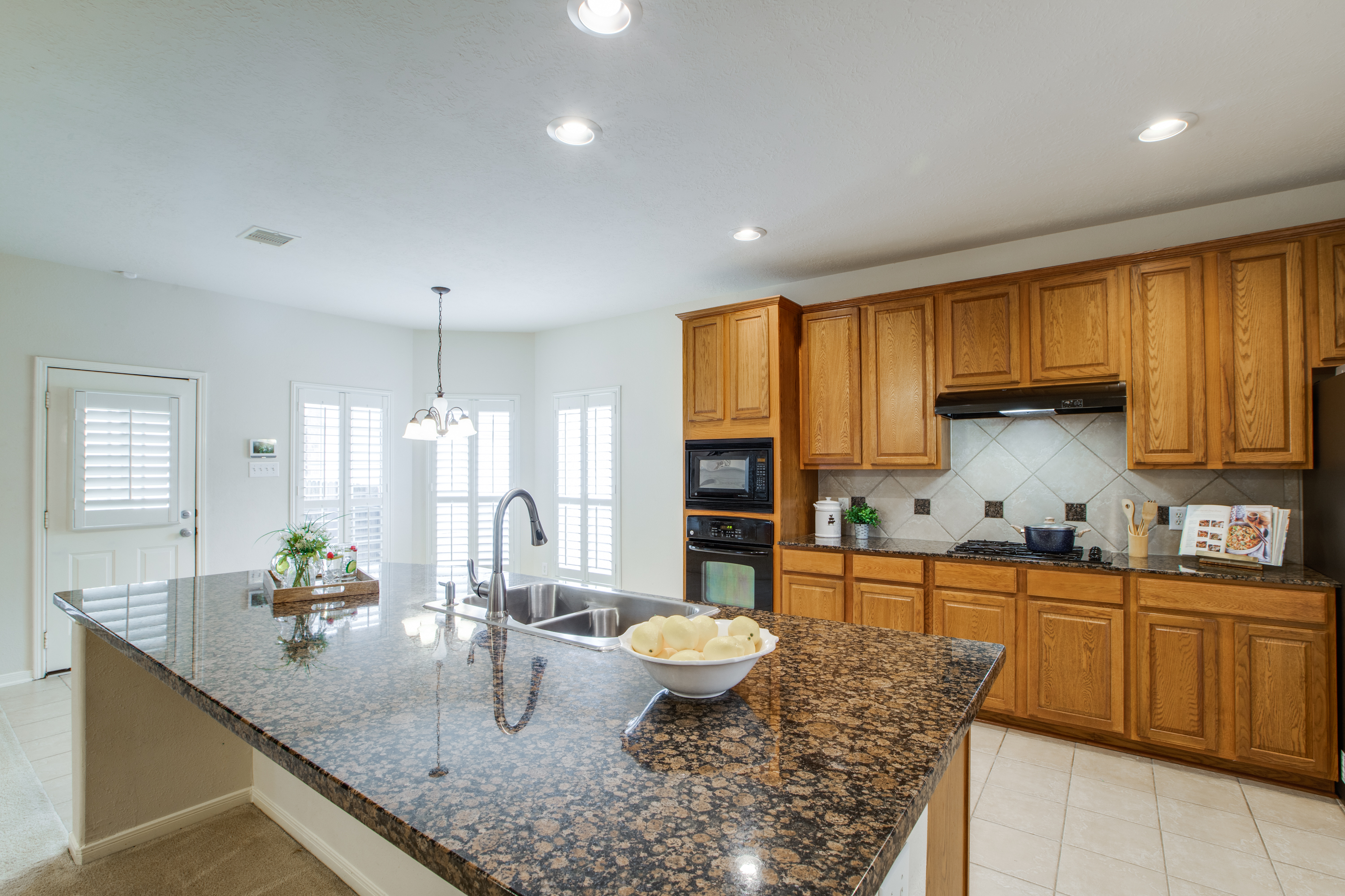 6807 Chapelfield Lane Houston, TX 77049 - Photo 12 of 36