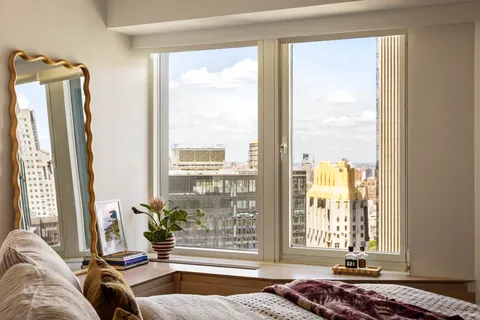 $1,795,000 | 150 West 56th Street, Unit 4103 | Midtown Central