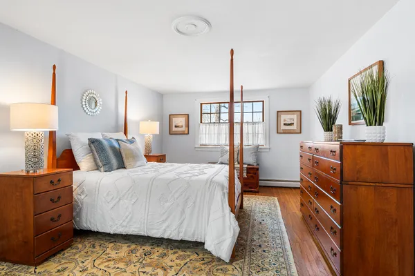 $725,000 | 6 Cypress Lane, Berwyn, PA 19312