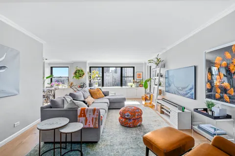 $1,925,000 | 505 East 79th Street, Unit 15K | Upper East Side
