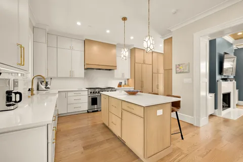 $4,100,000 | 5537 Hawthorne Place Northwest, Washington, DC 20016