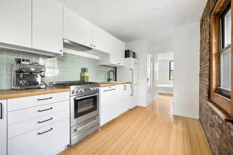 $670,000 | 334 East 5th Street, Unit 5W | East Village