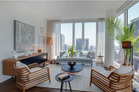 $7,450 | 222 East 44th Street, Unit 29G | Midtown East