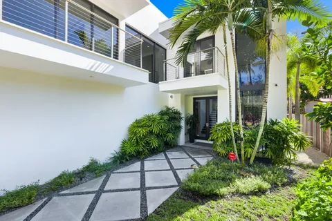 $6,495,000 | 3770-3792 Kumquat Avenue, Miami, FL 33133