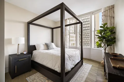 $2,695,000 | 49 Chambers Street, Unit 17H | TriBeCa