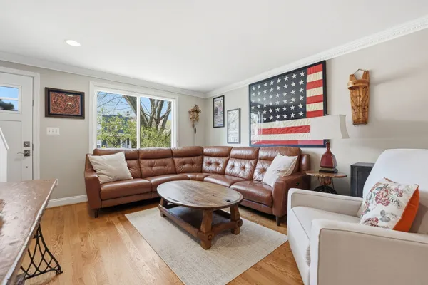 $795,000 | 625 North Alfred Street, Alexandria, VA 22314