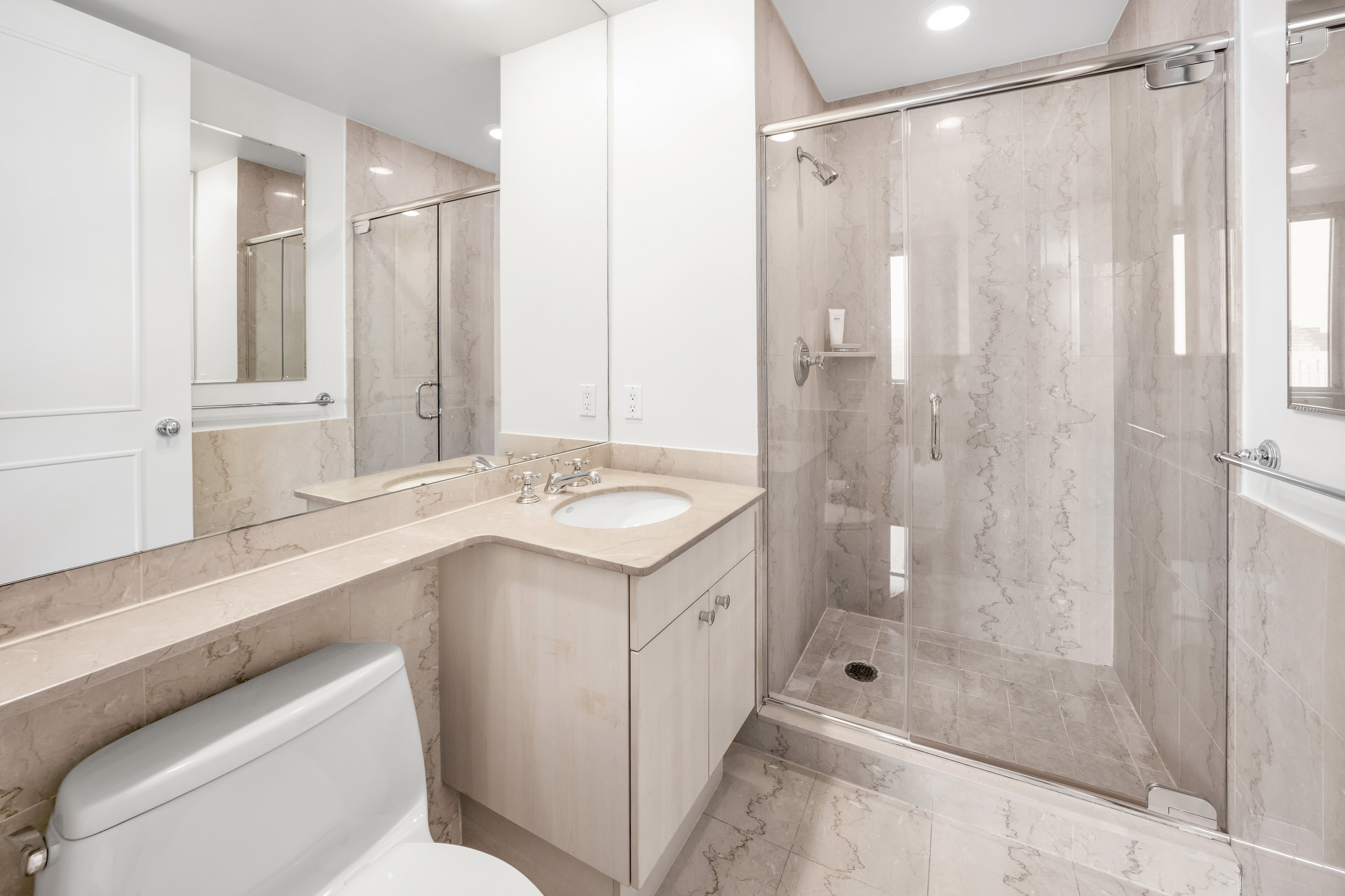 401 East 60th Street, Unit 33C Manhattan, NY 10022 - Photo 9 of 11