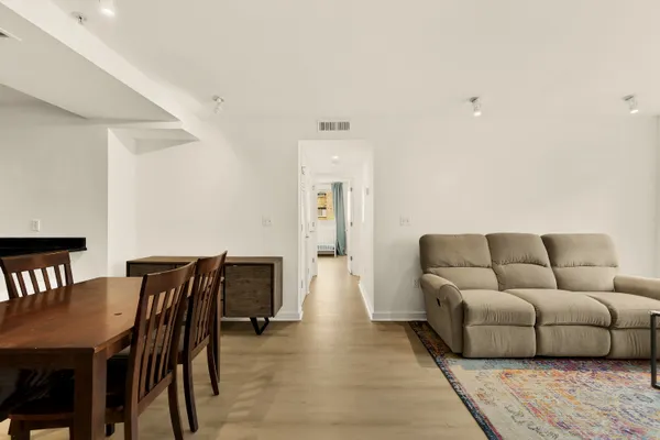 $500,000 | 1423 Newton Street Northwest, Unit 204, Washington, DC 20010