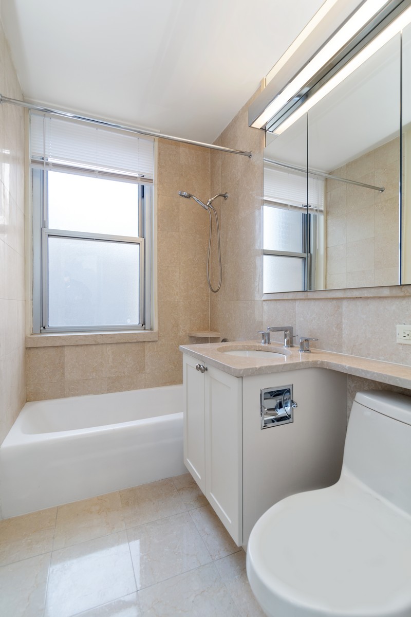 300 East 56th Street, Unit Undisclosed Manhattan, NY 10022 - Photo 9 of 13 Gallery Image 9