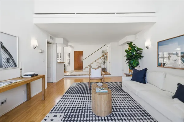 $1,180,000 | 12321 Ocean Park Boulevard, Unit 18, Los Angeles, CA 90064