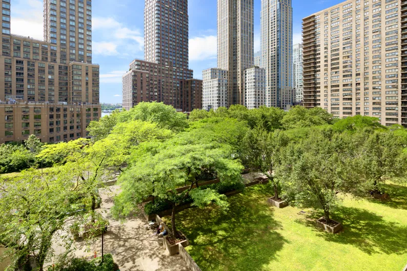 $850,000 | 165 West End Avenue, Unit 28J | Upper West Side