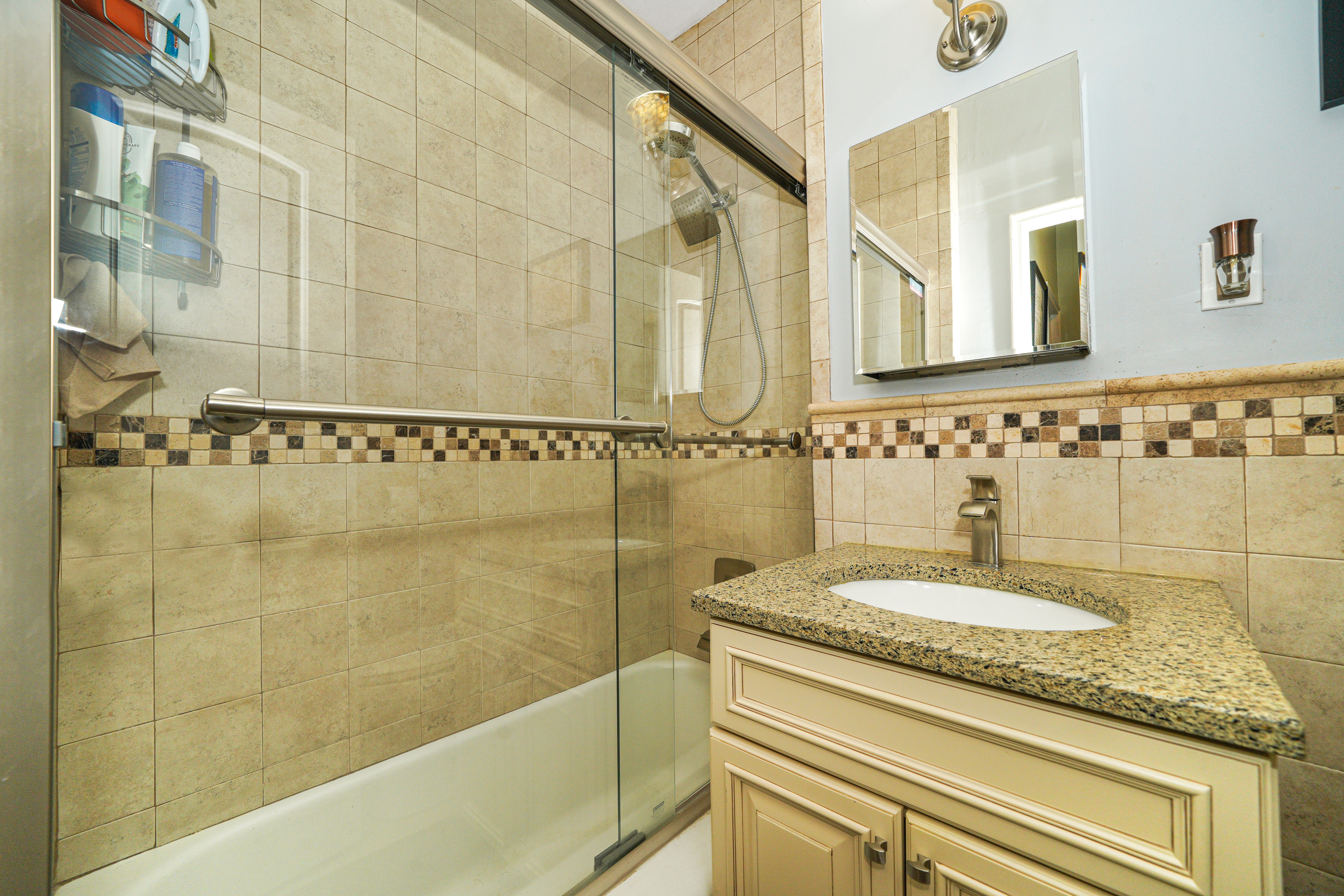 99-60 63rd Road, Unit 7H Queens, NY 11374 - Photo 7 of 18 Gallery Image 7