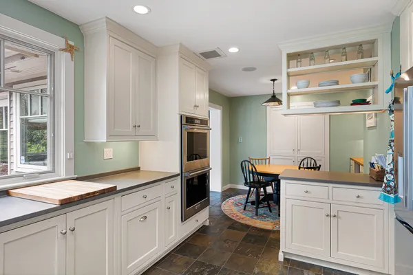 $1,195,000 | 21 Holly Lane, Wilmington, DE 19807