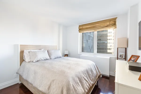 $4,750 | 212 East 47th Street, Unit 27A | Midtown East
