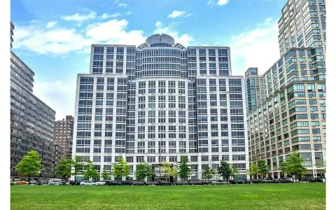 $1,750,000 | 120 Riverside Boulevard, Unit 9L | Upper West Side