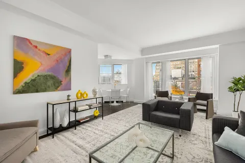 $1,850,000 | 2 5th Avenue, Unit 11S | Greenwich Village