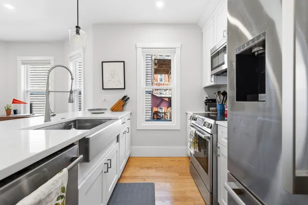 $1,100,000 | 32 Cambridge Terrace, Unit 1, Cambridge, MA 02140