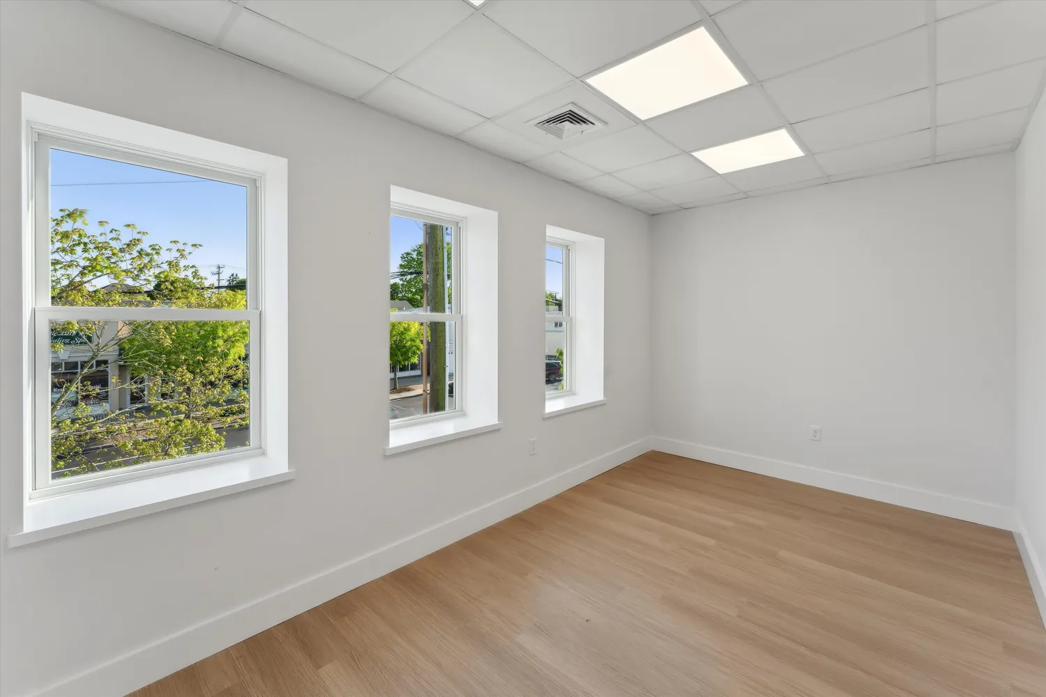 $21,900,000 | 1 Hill Street, Southampton, NY 11968