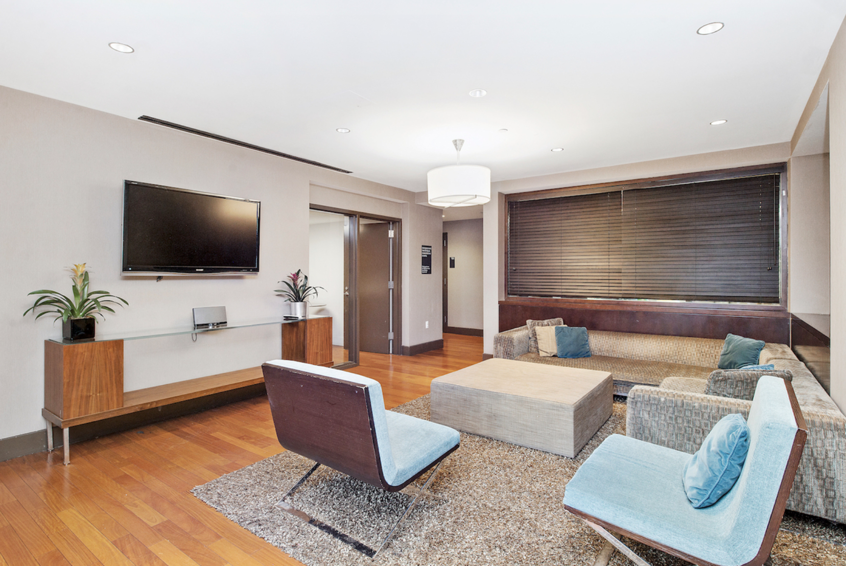 225 East 34th Street, Unit 12H Manhattan, NY 10016 - Photo 3 of 10