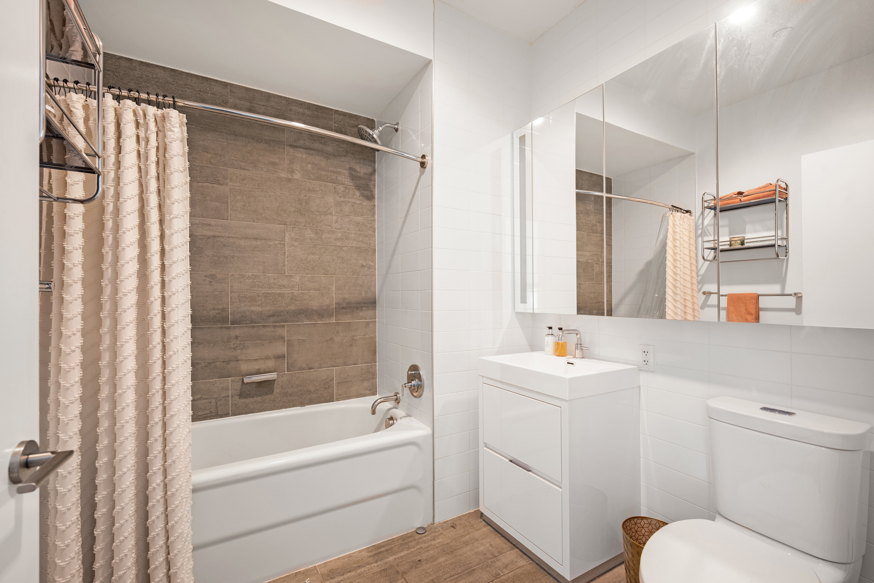 42-14 Crescent Street, Unit 12A Queens, NY 11101 - Photo 9 of 18
