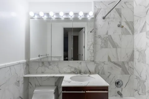 $749,000 | 150 Nassau Street, Unit 7A | Financial District