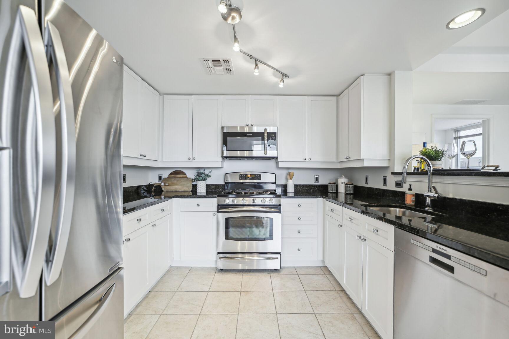 930 Wayne Avenue, Unit 1205 Silver Spring, MD 20910 - Photo 16 of 31