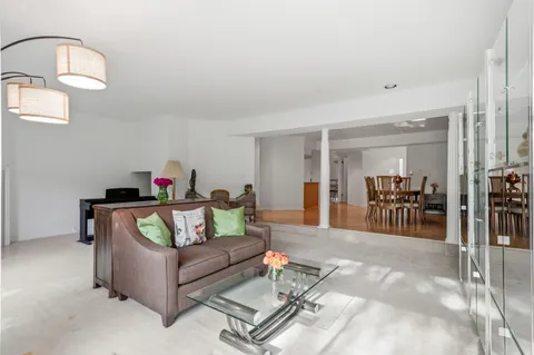 Contact Agent | Chanticleer, Cherry Hill, NJ 08003