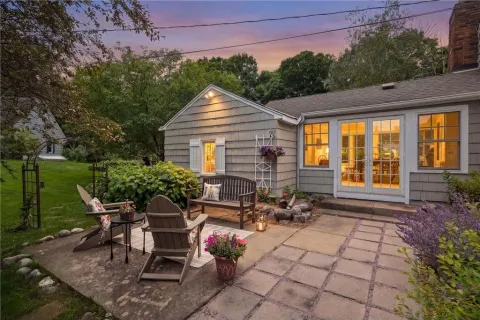 $1,195,000 | 20600 Carson Road, Deephaven, MN 55331