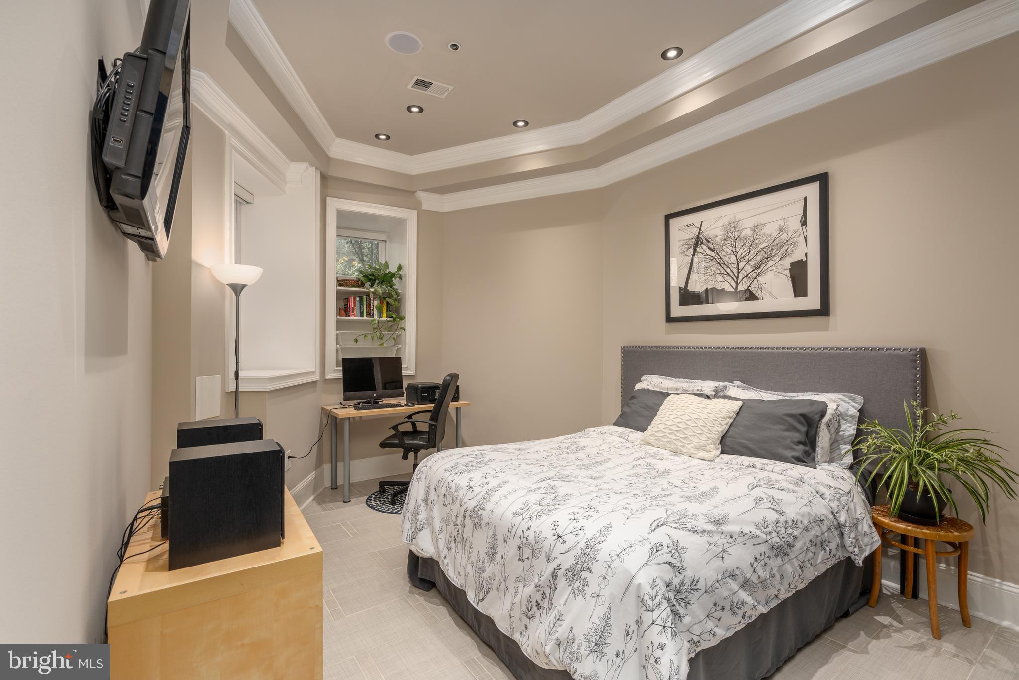 2464 Ontario Road Northwest, Unit 1 Washington, DC 20009 - Photo 13 of 33 Gallery Image 13