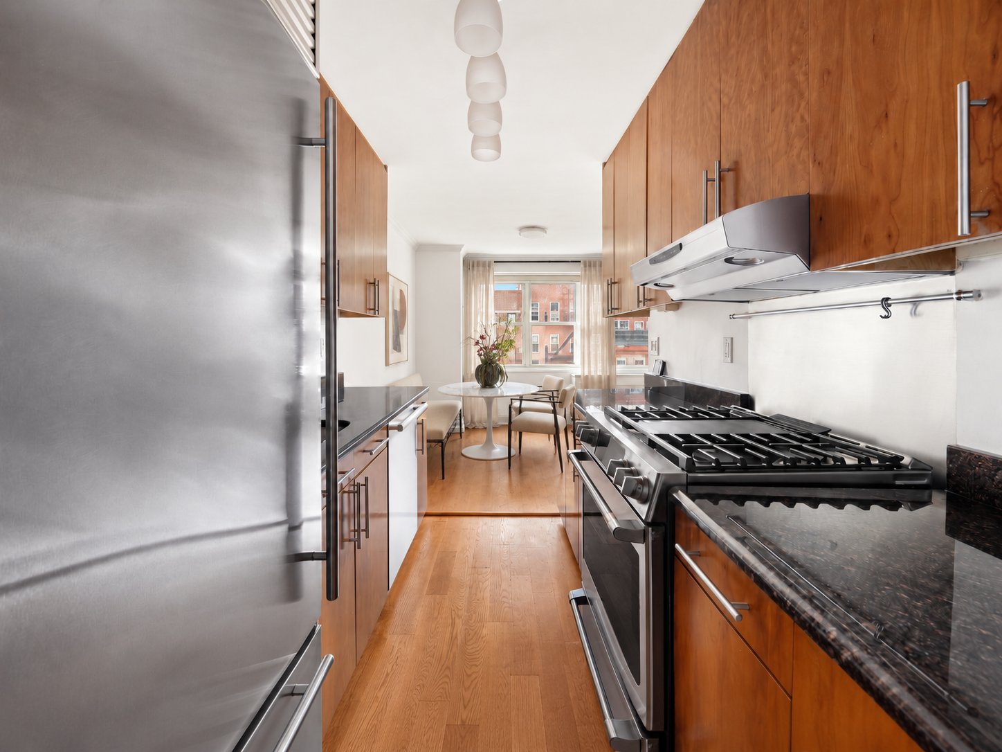420 East 72nd Street, Unit 7L Manhattan, NY 10021 - Photo 4 of 11 Gallery Image 4
