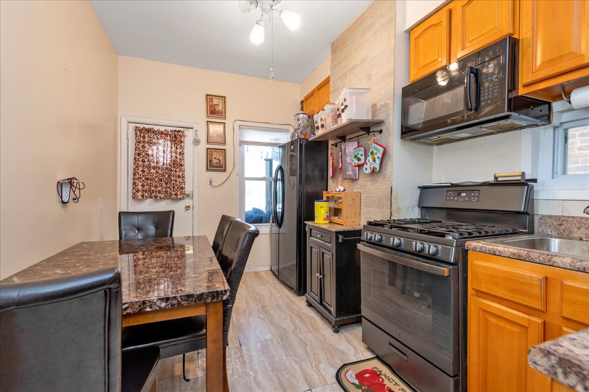 90-16 97th Avenue Queens, NY 11416 - Photo 3 of 22