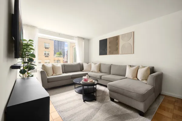 $4,500 | 411 East 53rd Street, Unit 10E | Sutton Place