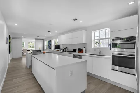 $3,750,000 | 707 West 54th Street, Miami Beach, FL 33140