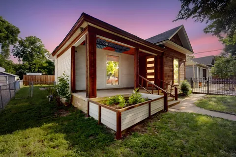 $525,000 | 712 West Eighth Street, Dallas, TX 75208
