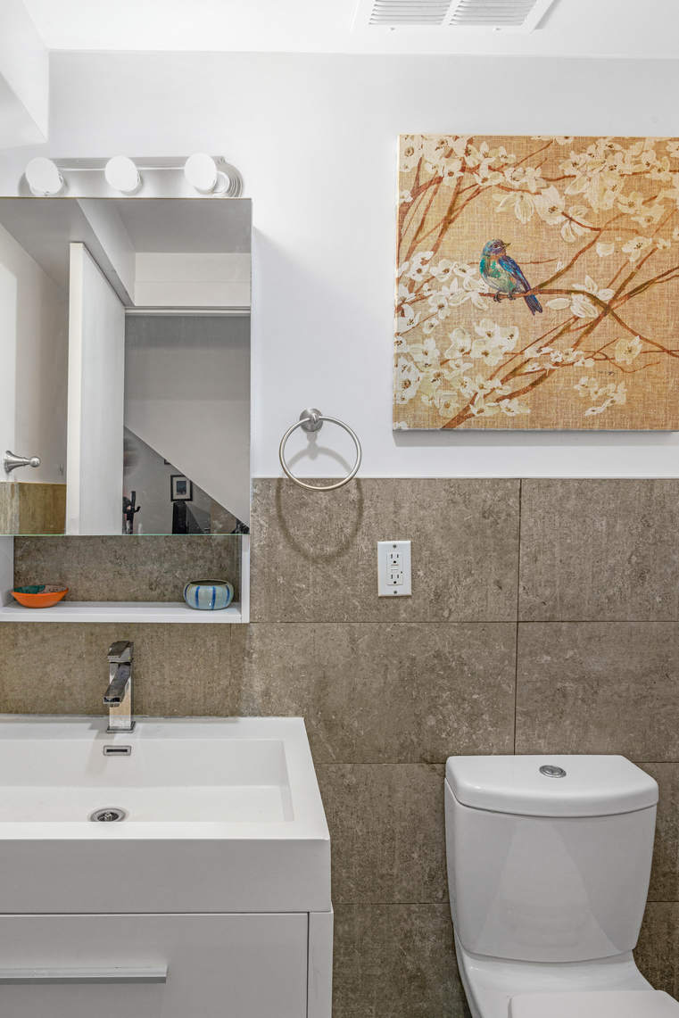 730 Lafayette Avenue, Unit 1F Brooklyn, NY 11221 - Photo 10 of 13 a bathroom with a toilet and a sink