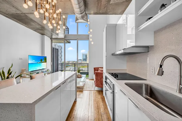 $419,999 | 690 Southwest 1st Court, Unit 1709, Miami, FL 33130