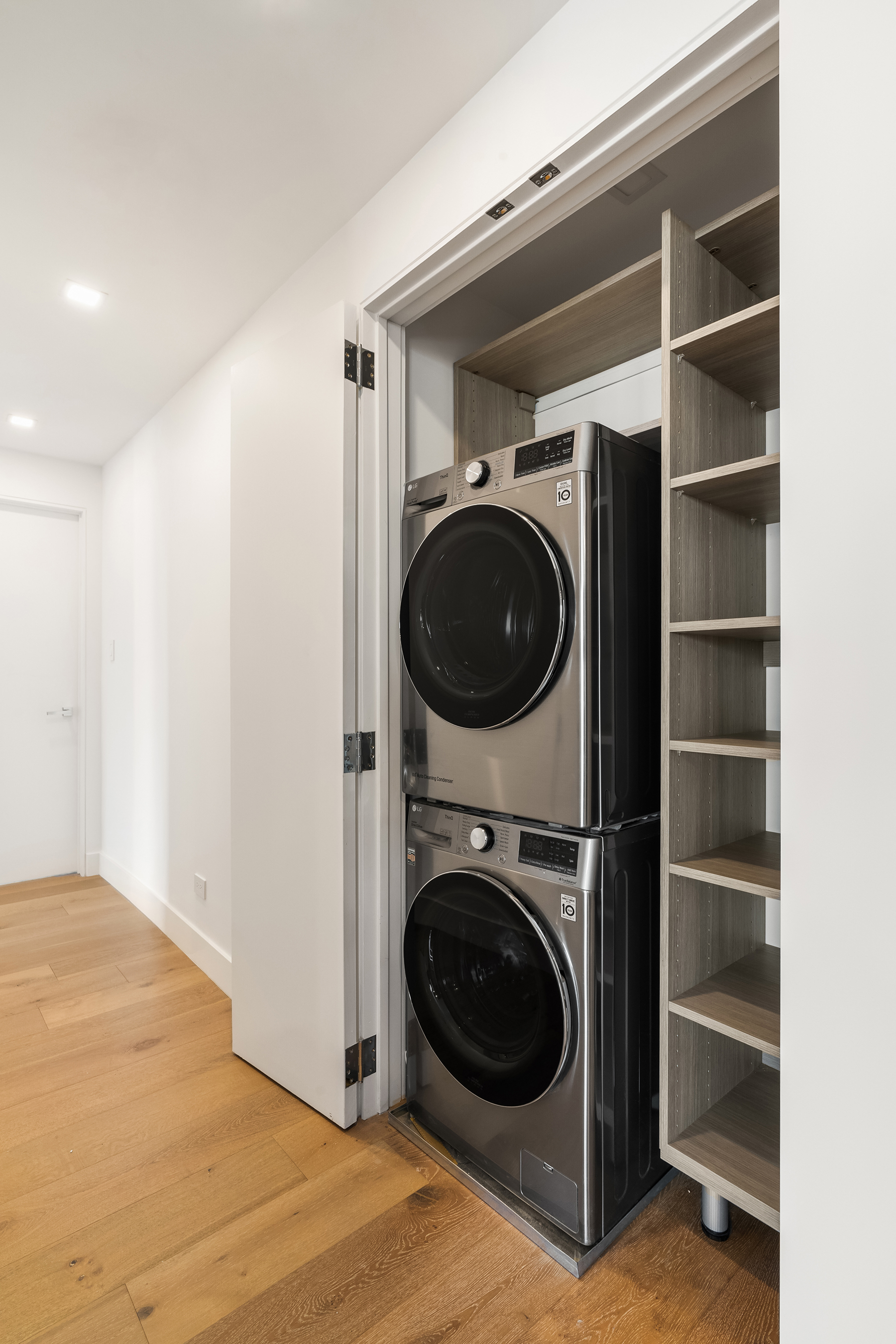 146 West 57th Street, Unit 48D Manhattan, NY 10019 - Photo 18 of 36