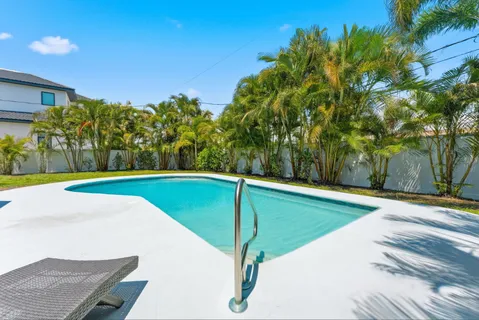 $714,999 | 2701 67th Way North, St. Petersburg, FL 33710