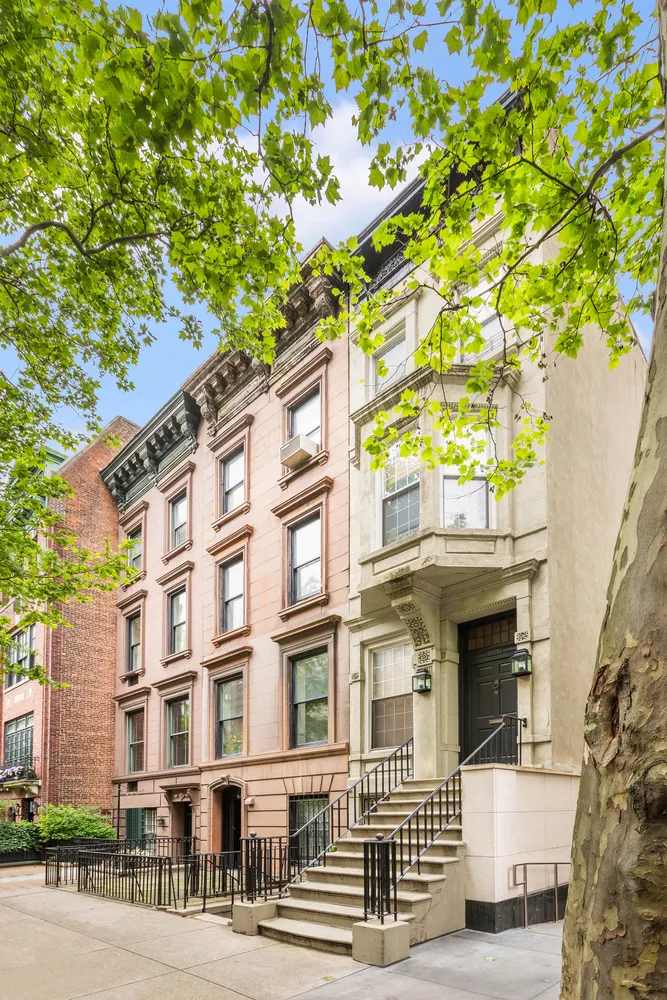 $28,050 | 177 East 70th Street | Lenox Hill