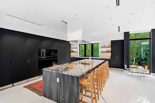 $8,888,000 | 229 Ridgewood Road, Miami, FL 33133