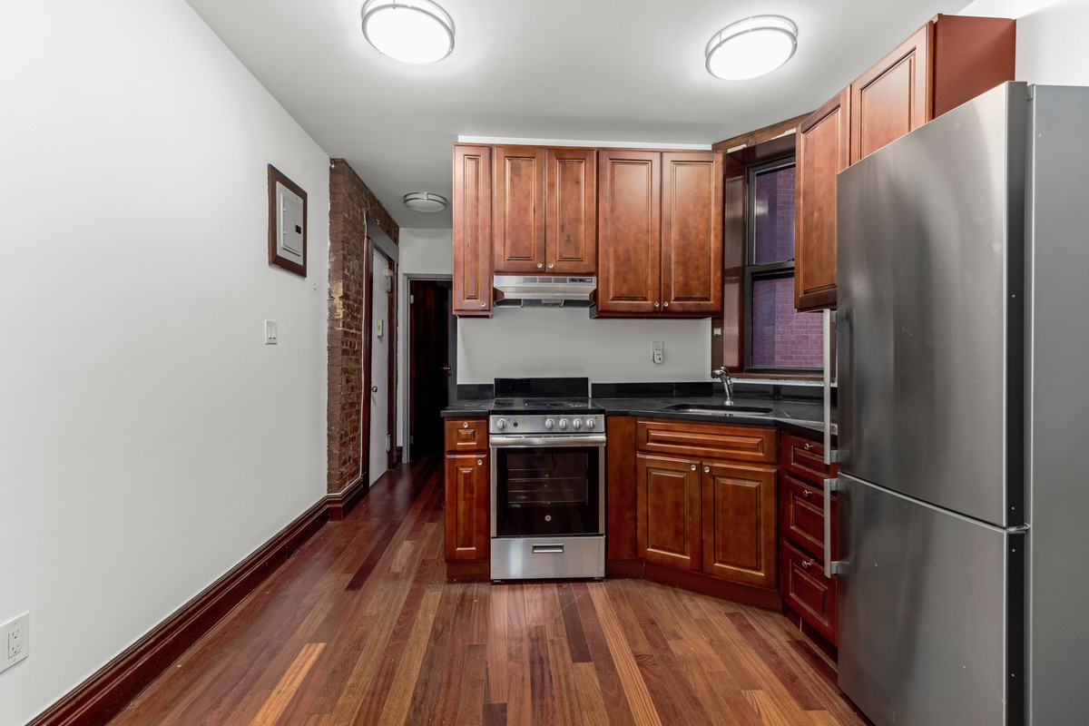 214 East 82nd Street, Unit 20 Manhattan, NY 10028 - Photo 1 of 2