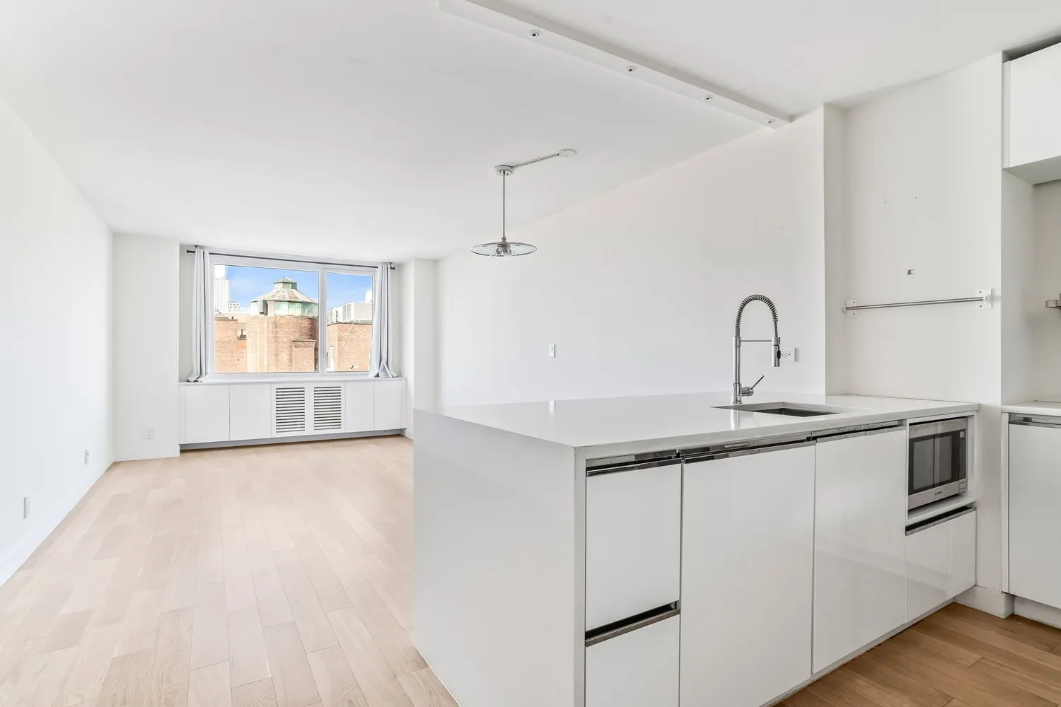 $6,150 | 301 West 53rd Street, Unit 9C | Hell's Kitchen