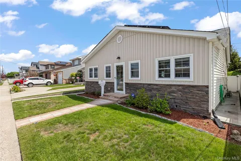 $599,000 | 15 Kent Road, Island Park, NY 11558