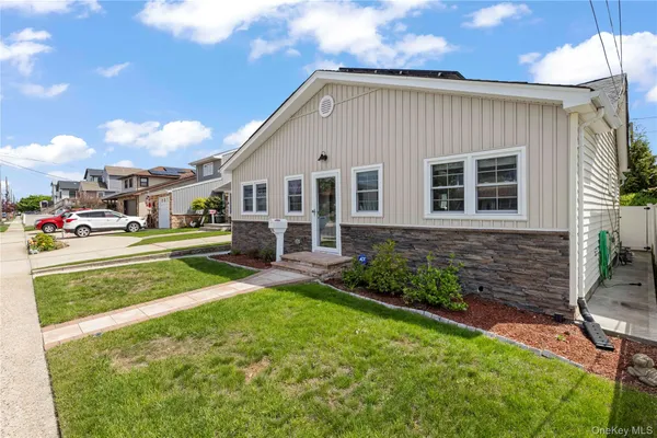 $599,000 | 15 Kent Road, Island Park, NY 11558