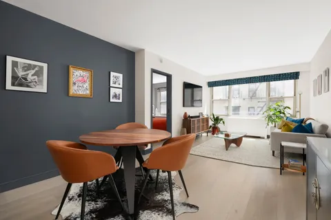 $575,000 | 420 East 72nd Street, Unit 2E | Lenox Hill