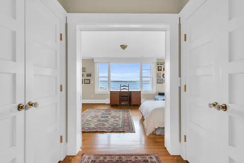 $3,000,000 | 4 Van Zandt Avenue, Newport, RI 02840