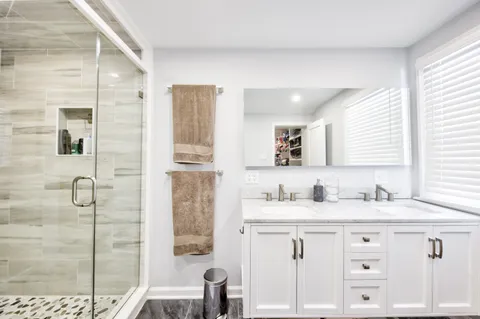 Contact Agent | Wayne Avenue, Springfield, PA 19064