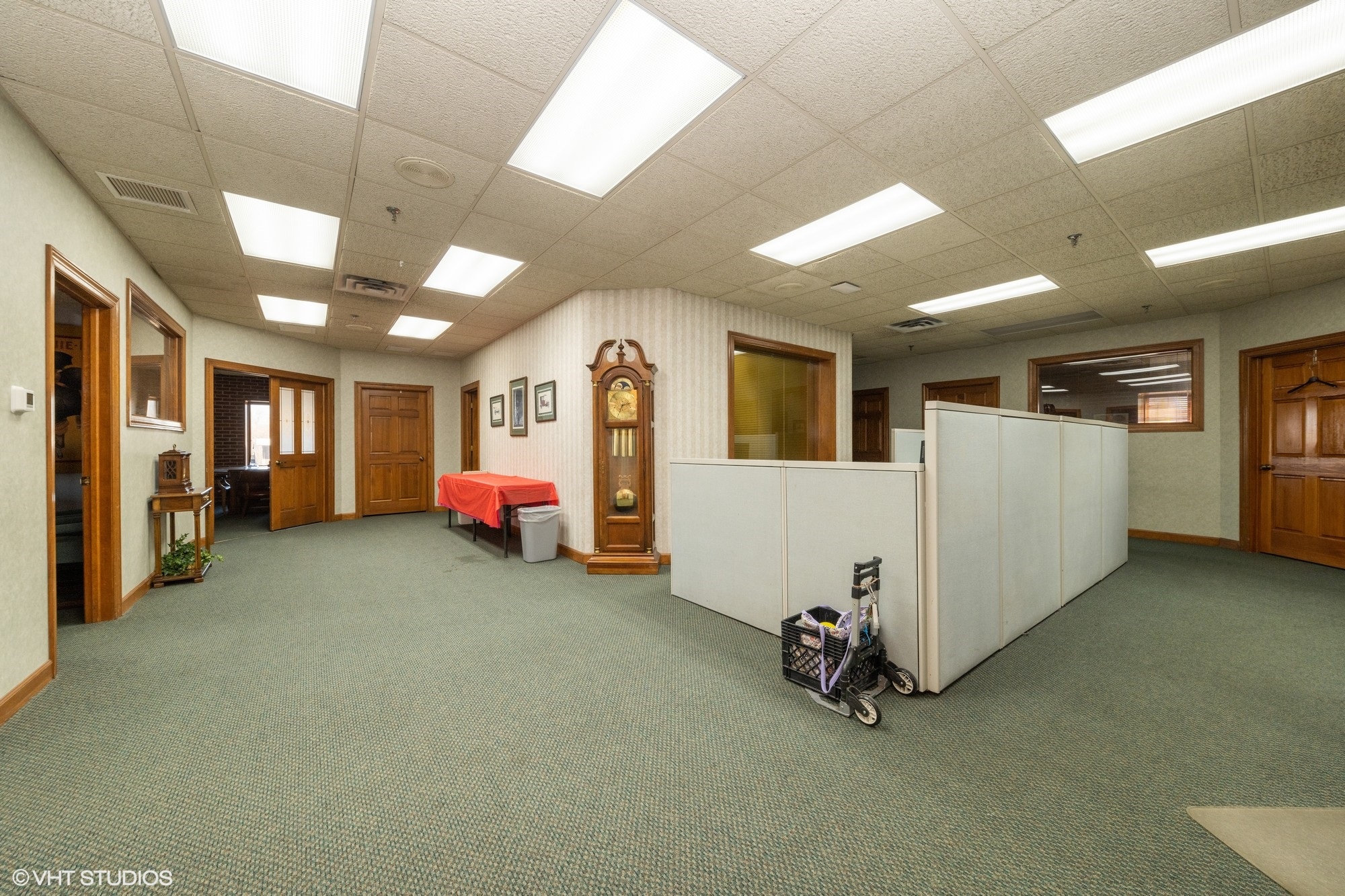 9401 South Pulaski Road, Unit 3N Evergreen Park, IL 60805 - Photo 5 of 12 a view of a room with gym equipment