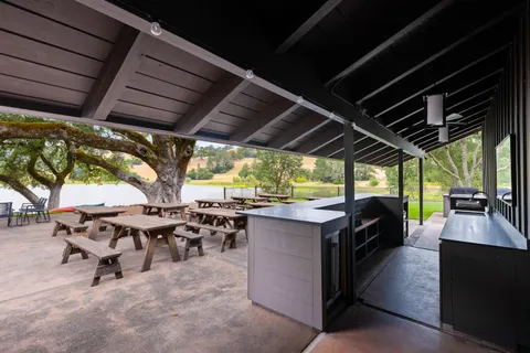 $875,000 | 23655 Vineyard Road, Geyserville, CA 95441