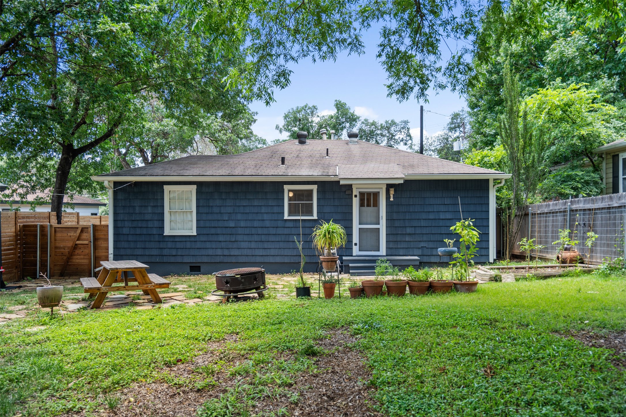 2810 Windsor Road Austin, TX 78703 - Photo 16 of 19 Gallery Image 16